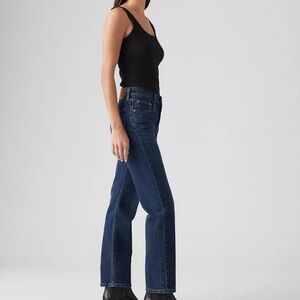 Levi’s 501 ORIGINAL FIT DARK WASH BUTTON FLY JEANS W25 L30